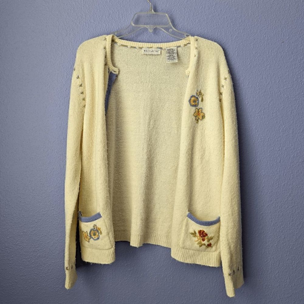 Women's Vintage White Stag Floral Embroidered Grandma Sweater Preppy Cottagecore
